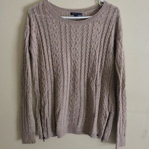 Size M, American Eagle Outfitters, Cable Knit Sweater
